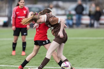 Bild 165 - wBJ FC St. Pauli - Walddoerfer SV : Ergebnis: 3:4